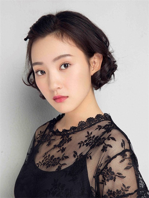 孙艺宁，古装剧《兰陵王》红萼，外形甜美，十分惹人喜欢