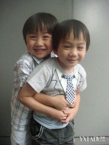 ​小小彬一家五口照片介绍 小彬彬和小小彬所演电视剧