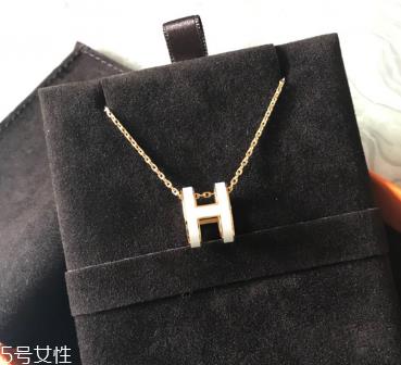 彩金项链可以带着洗澡吗 最好取下来