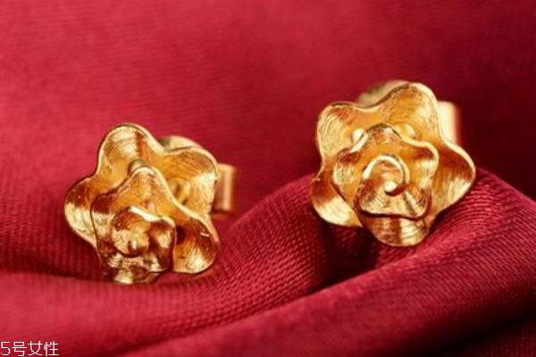 黄金耳钉断了能修复吗 看折断程度