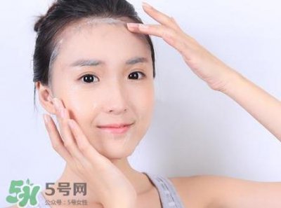 ​为什么敷完面膜脸上搓泥?敷完面膜脸上搓泥怎么办?