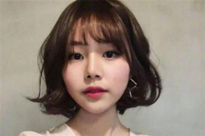 ​巧克力色头发褪色后是什么颜色 巧克力色头发显白吗