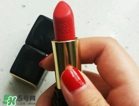 涂了润唇膏怎么喝水?涂润唇膏后要怎么喝水?