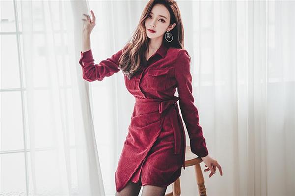枣红色是什么颜色 枣红色衣服搭配技巧