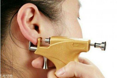 ​什么时候打耳洞最好了呢 打耳洞有什么要注意的吗