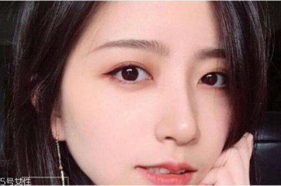 ​涂气垫bb后要用什么 只涂气垫bb也要卸妆