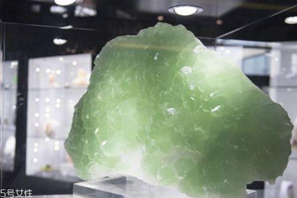 萤石有什么寓意呢 萤石的市场价格怎么样呢