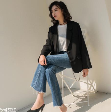 喇叭裤怎么搭配显腿长？喇叭裤怎么穿显高？