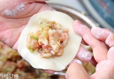 水饺怎么包饱满又多汁