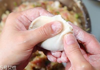 水饺怎么包饱满又多汁