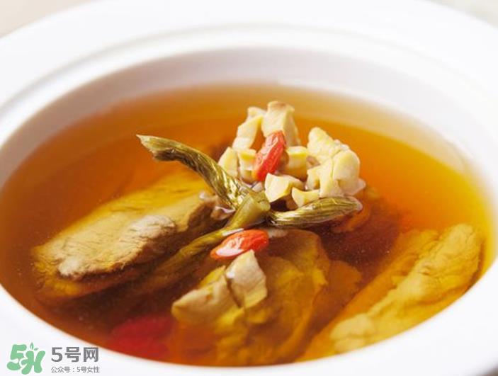 炖肉加热水还是凉水？炖肉加热水好还是凉水好？