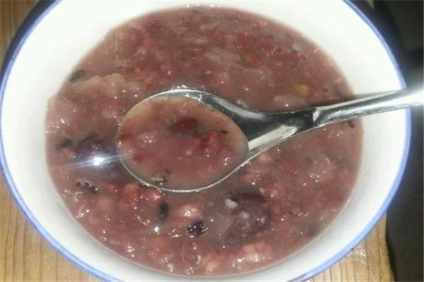 八宝粥是垃圾食品吗 八宝粥是属于什么食品