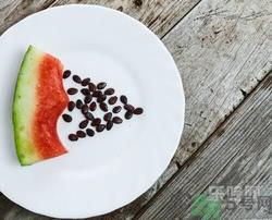 如何辨别催熟的西瓜？催熟的西瓜是什么样的？
