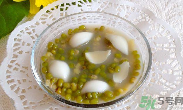 绿豆煮出来为什么是红色的？怎么煮绿豆汤不发红？