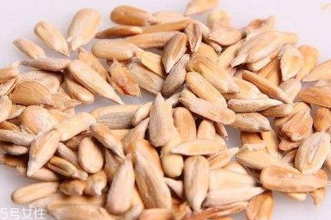 烤箱烤瓜子仁温度时间 烤箱烤瓜子仁技巧