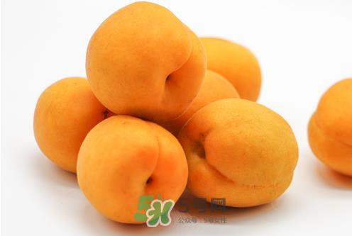 黄桃什么味道？黄桃是酸的还是甜的？