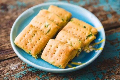 ​苏打饼干热量高吗 一天吃多少苏打饼干不会胖