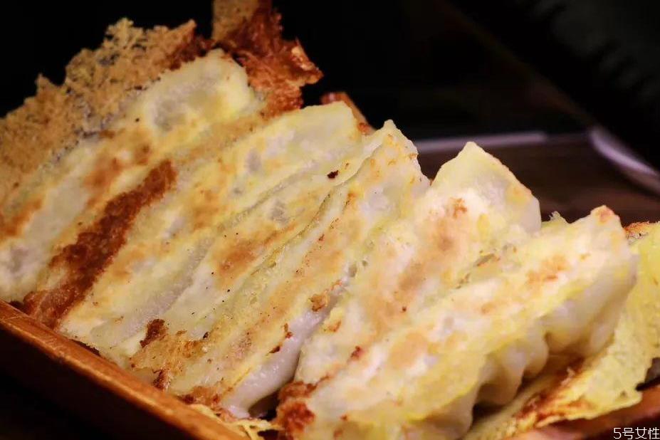 锅贴可以用电饼铛做吗 电饼铛锅贴的做法
