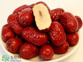 红枣发白可以吃吗？红枣表面发白是发霉吗？