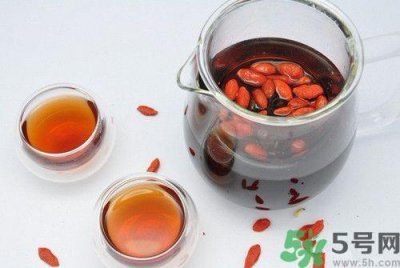 ​枇杷泡酒小孩子能喝吗?枇杷泡酒的功效与作用