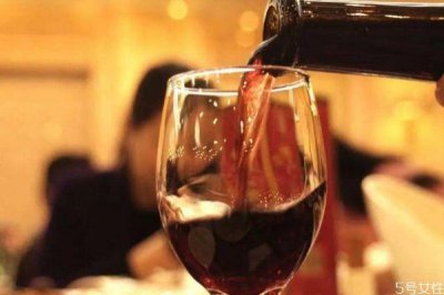 ​红酒可以经常喝吗 红酒瓶怎么打开呢