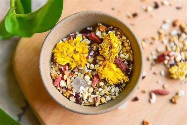 红豆薏米茶孕妇能喝吗 红豆薏米茶经期能喝吗