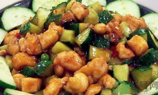 宫保鸡丁用的什么材料?宫保鸡丁用的什么调料?