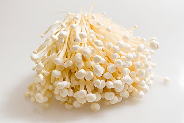 金针菇变黄了还能吃吗？金针菇放久了黄了可以吃吗？