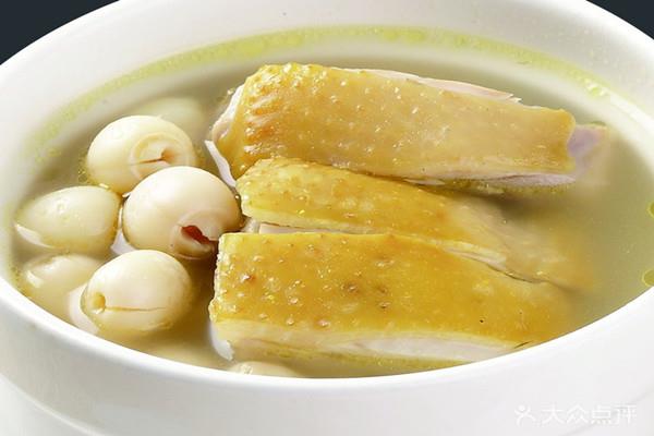 莲子可以炖鸡汤吗 莲子炖鸡汤的功效
