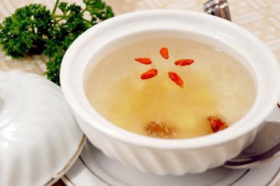 ​燕窝发霉怎么办 感冒发热能吃燕窝吗
