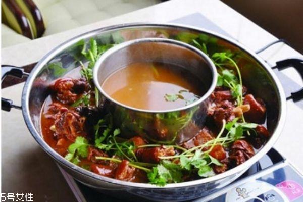 冬季吃羊肉火锅的营养价值好处和做法