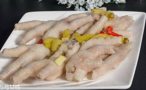 鸡爪为什么那么白 原因你知道多少