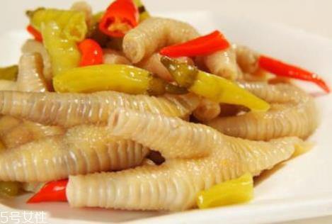 鸡爪为什么那么白 原因你知道多少