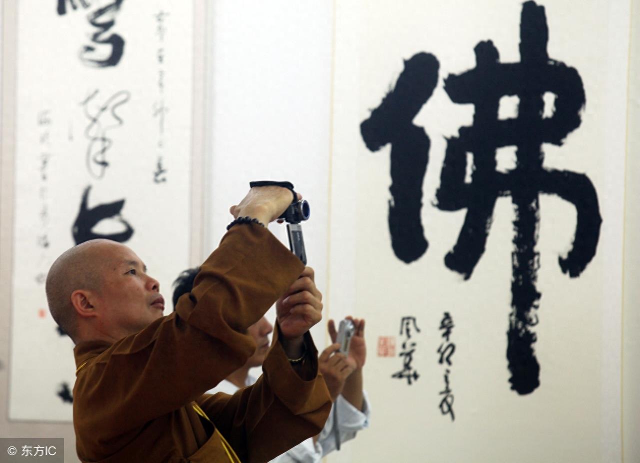 胡歌“女友”盘点，她已离婚，皈依佛门的她是真爱！