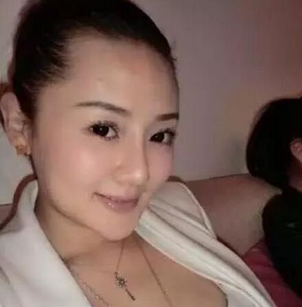 中国10大最美的球星女友，王永珀妻子白富美，郜林老婆亚洲小姐