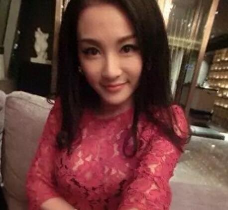 中国10大最美的球星女友，王永珀妻子白富美，郜林老婆亚洲小姐