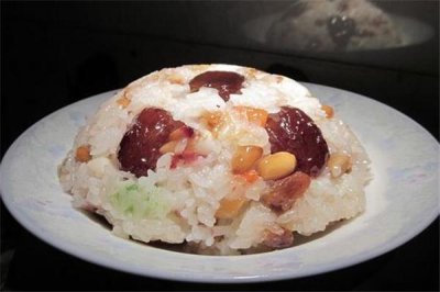 ​蒸八宝饭放多少水 和容量有关