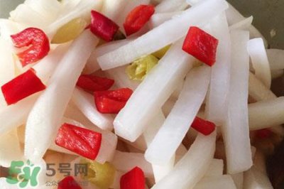 ​腌萝卜不放醋会酸吗？醋腌萝卜太酸怎么办？