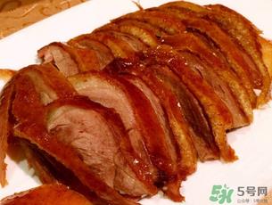 烤鸭和不能什么一起吃？烤鸭不能和什么一起吃？