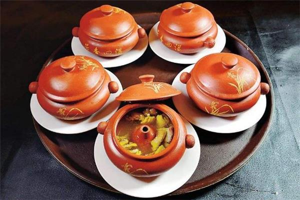 汽锅鸡正宗做法 做汽锅鸡用什么鸡