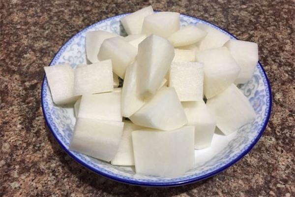 白萝卜煮水是喝水还是吃萝卜 白萝卜煮水要煮几分钟