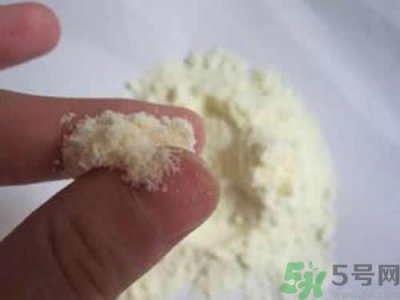​怎么判断奶粉有没有变质？判断奶粉变质的方法