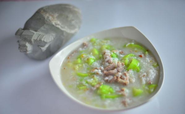 丝瓜粥怎么做好吃 丝瓜稀饭的家常做法