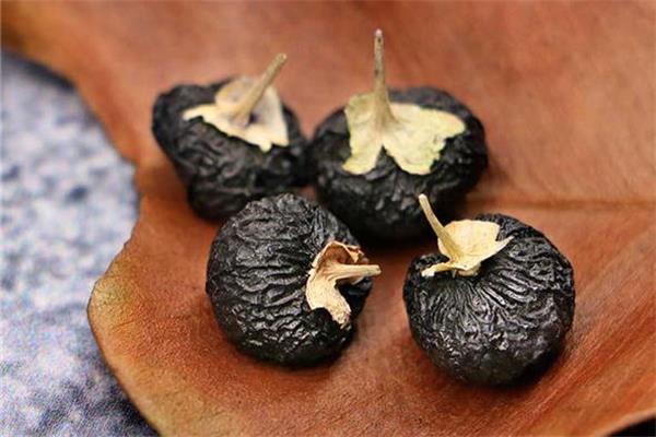 黑枸杞泡酒每次喝多少 黑枸杞泡酒能天天喝吗