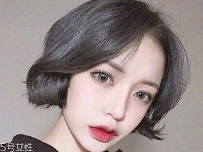 短头发染什么颜色好看洋气显白？短发这样弄好看又大方