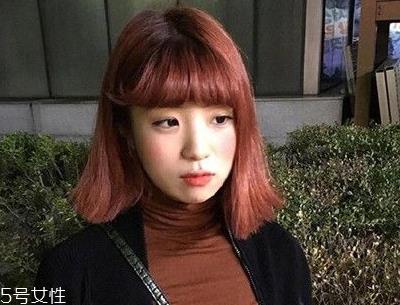 短头发染什么颜色好看洋气显白？短发这样弄好看又大方