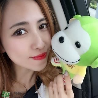 娇兰镜面口红28号试色 娇兰镜面口红28试色图