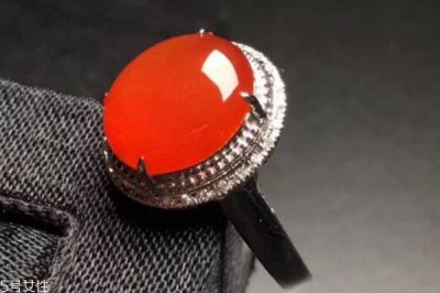 ​红翡翠戒指多少钱 顶级品种高达百万元