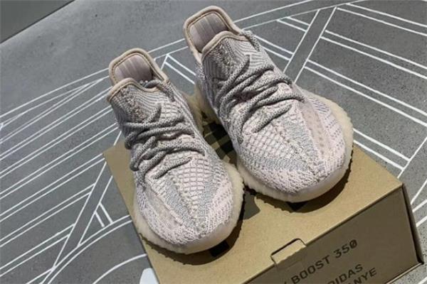 yeezy350粉天使开箱测评 yeezy粉天使和满天星实物对比
