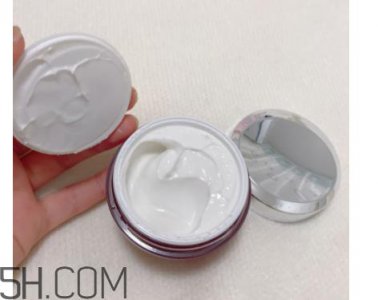 ​olay大红瓶面霜适合白天用吗？能见光吗？